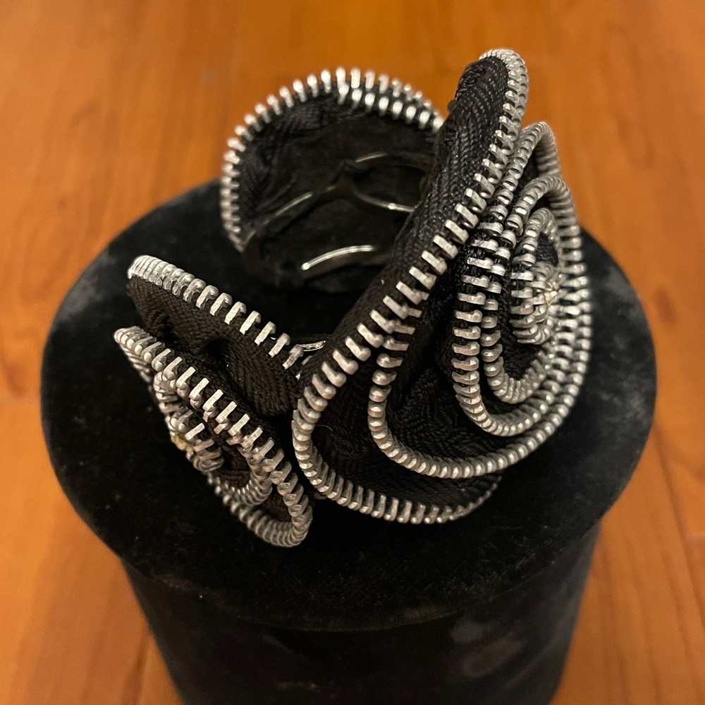 Black and Silver Zipper Cuff Spiral Bracelet - Picture 8 of 12